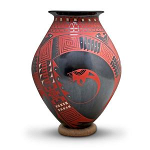 Mata Ortiz Vase by Patricia Dominguez